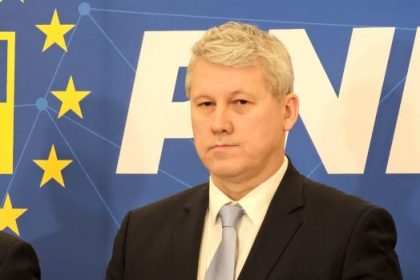 cine-este-catalin-predoiu,-presedinte-interimar-al-pnl-dupa-ce-ilie-bolojan-s-a-autosuspendat
