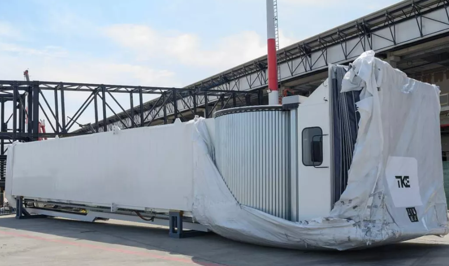 dupa-aproximativ-2-ani-de-cand-zac-nefolosite-la-aeroportul