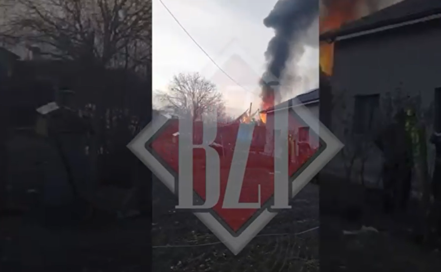 incendiu-la-o-locuinta-din-borosoaia,-plugari:-interventie-rapida-a-pompierilor-ieseni-–-update