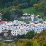 manastirea-bistrita-din-valcea-curiozitati.-unde-se-afla-si-ce-poti-vizita
