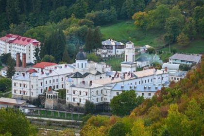 manastirea-bistrita-din-valcea-curiozitati.-unde-se-afla-si-ce-poti-vizita