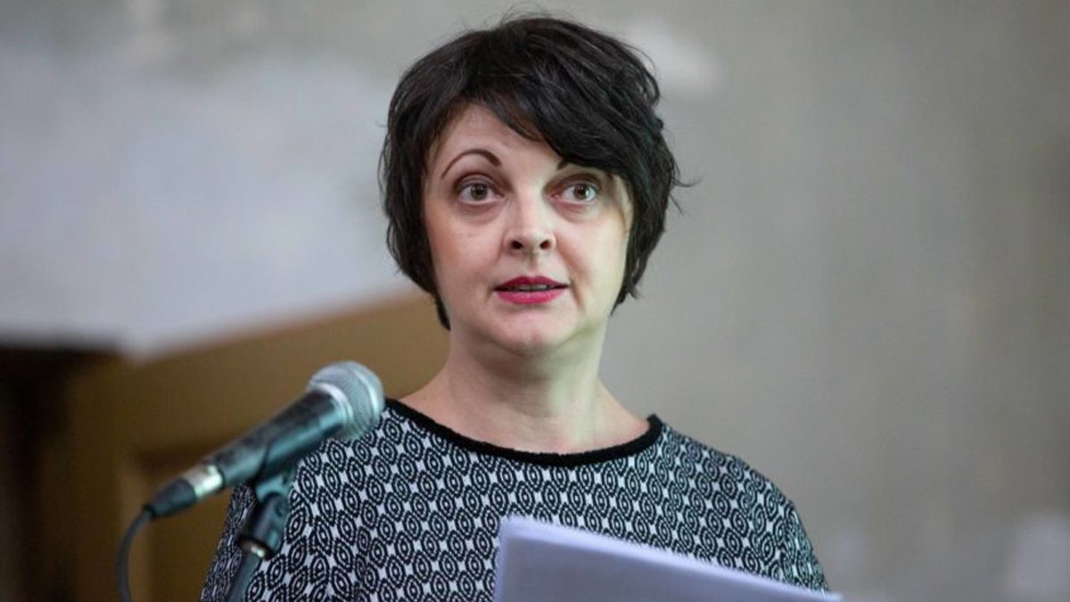 alina-comanescu-activeaza-in-domeniul-medical-si-are-o-meserie