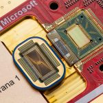 microsoft-a-creat-un-cip-revolutionar-care-accelereaza-aparitia-computerelor-cuantice