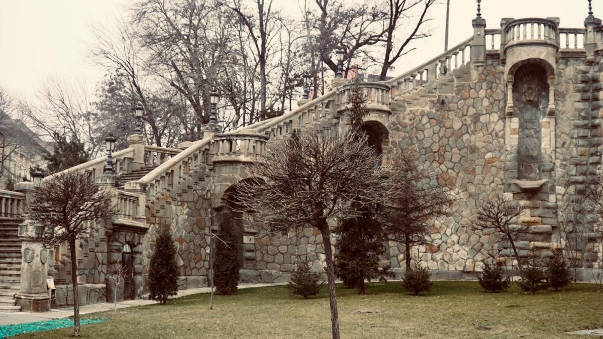 rapa-galbena-din-iasi,-atractie-pentru-turisti,-dar-si-pentru