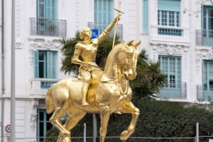 un-primar-francez-de-dreapta-a-primit-ordin-sa-indeparteze-statuia-ioanei-d’arc