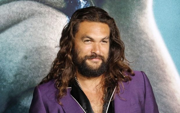 ce-a-patit-jason-momoa-intr-o-toaleta-a-unui-bar-din-zurich