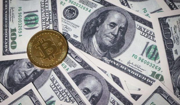 bitcoin-si-dolarul-au-scazut-dramatic.-ce-a-dus-la-acest-declin