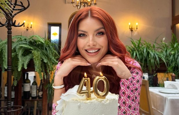 cum-a-aparut-elena-gheorghe-de-ziua-ei,-in-centrul-bucurestiului.-cantareata-a-implinit-40-de-ani