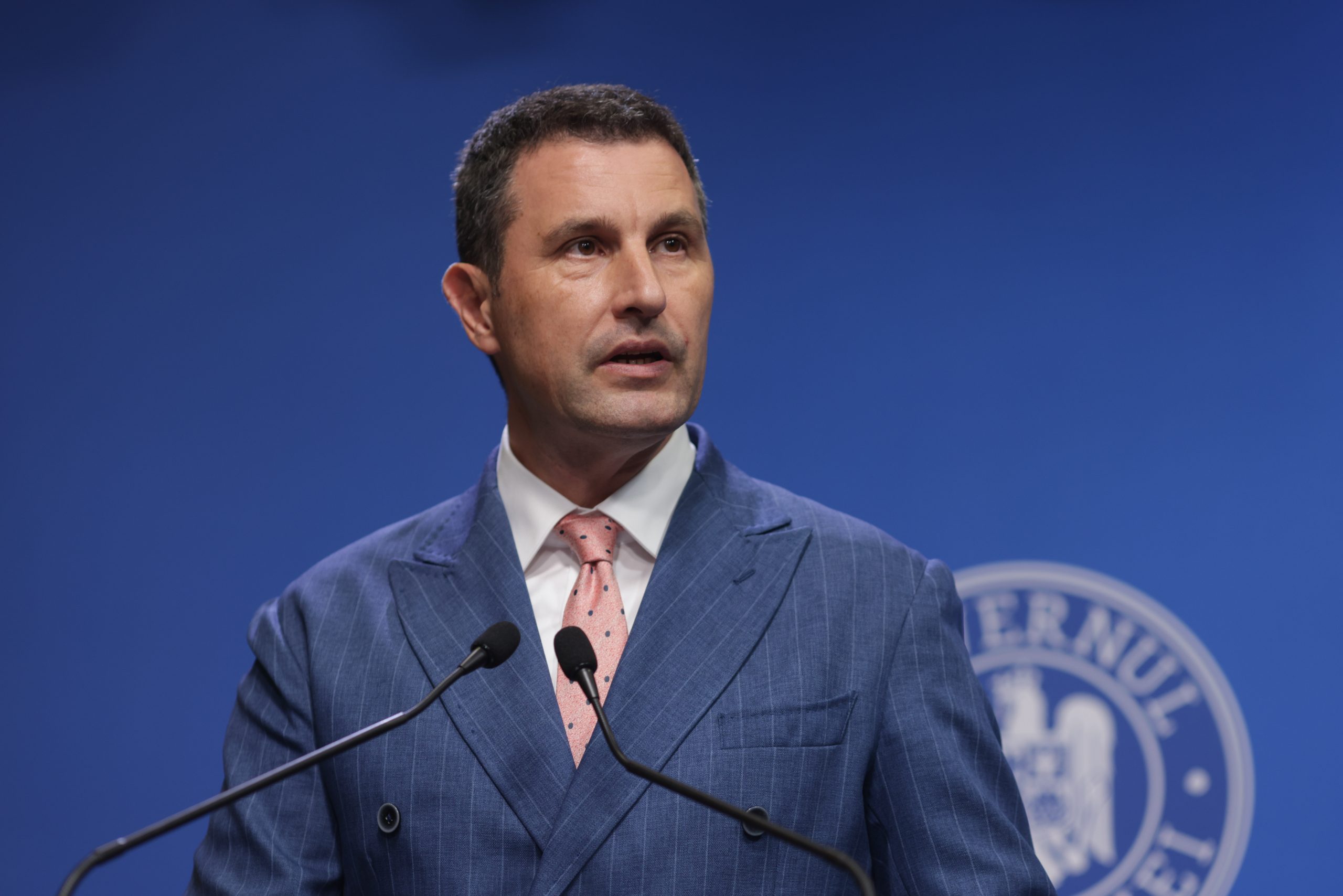 vicepremierul-tanczos-barna-o-contrazice-pe-sefa-csm-in-scandalul-privind-pensiile-magistratilor:-nu-pot-sa-fiu-de-acord-ca-o-pensie-de-11000-de-lei-este-mica-–-hotnews.ro