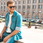 [p]-blugi-barbatesti-pentru-sezonul-cald:-4-modele-si-materiale-potrivite-–-hotnews.ro