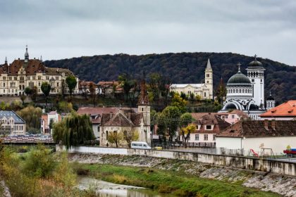 top-10-cele-mai-frumoase-orase-de-vizitat-din-romania.-de-la-orase-vibrante-pana-la-medievale