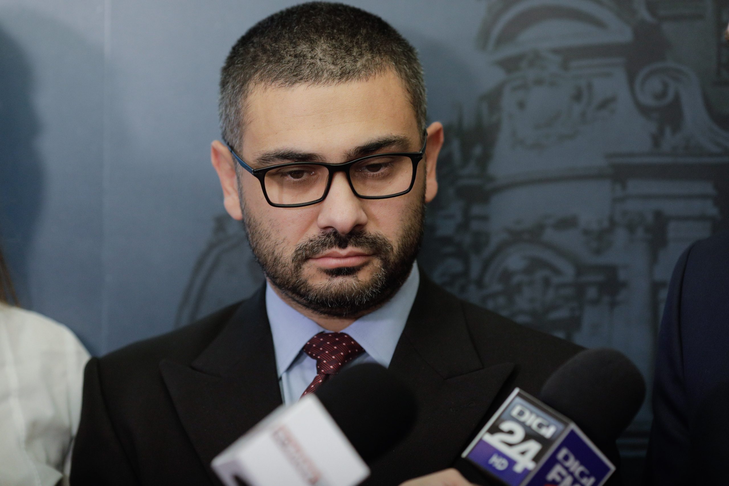 reactii-din-pnl-si-psd-dupa-declaratiile-lui-bolojan-despre-pensii:-lucrurile-pot-arata-si-mai-prost-/-pensia-nu-este-un-privilegiu-–-hotnews.ro