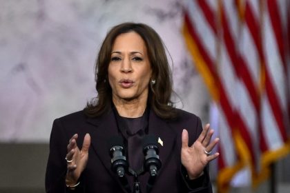 kamala-harris-despre-lasarea-deciziei-privind-realegerea-in-seama-lui-biden:-o-imprudenta