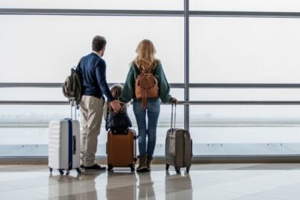 sfaturile-unei-insotitoare-de-zbor-pentru-parintii-care-calatoresc-cu-cei-mici