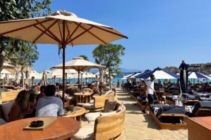 noua-plaje-din-europa-pe-care-ar-trebui-sa-le-eviti,-potrivit-specialistilor-in-calatorii