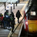 ce-spun-martorii-oculari-despre-atacul-din-tren-din-uk-si-ce-cere-opozitia-–-hotnews.ro