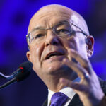 scandal-monstru-la-cluj.-emil-boc-a-rabufnit-la-adresa-usr:-eu-am-sase-mandate-de-primar,-voi-10-like-uri-pe-facebook