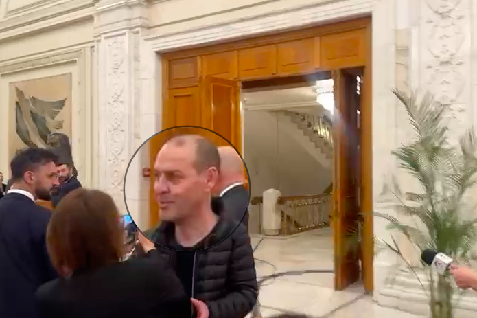omul-lui-dogioiu,-ofiter-de-presa-la-guvern,-verificat-disciplinar-dupa-ce-a-bruscat-jurnalistii-la-plecarea-premierului-din-parlament