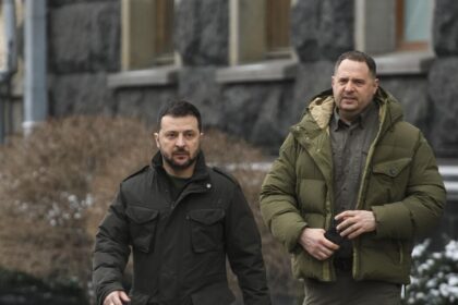 demisie-la-kiev.-seful-de-cabinet-al-presedintelui-ucrainean-volodimir-zelenski,-andrii-iermak,-si-a-dat-demisia