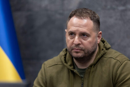 caderea-cardinalului-verde-demisia-lui-andrii-iermak-zguduie-cercul-puterii-de-la-kiev:-a-fost-o-reactie-disperata-la-o-presiune-insuportabila-–-hotnews.ro