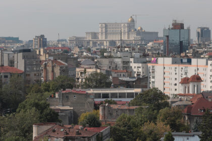 calculele-ins-care-confirma-dezastrul-demografic:-in-urmatorii-15-ani-vom-pierde-o-jumatate-de-milion-de-oameni-din-populatia-apta-de-munca-ce-inseamna-asta-–-hotnews.ro