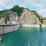 lacul-vidraru-–-care-este-povestea-lui-si-ce-activitati-poti-face-in-zona