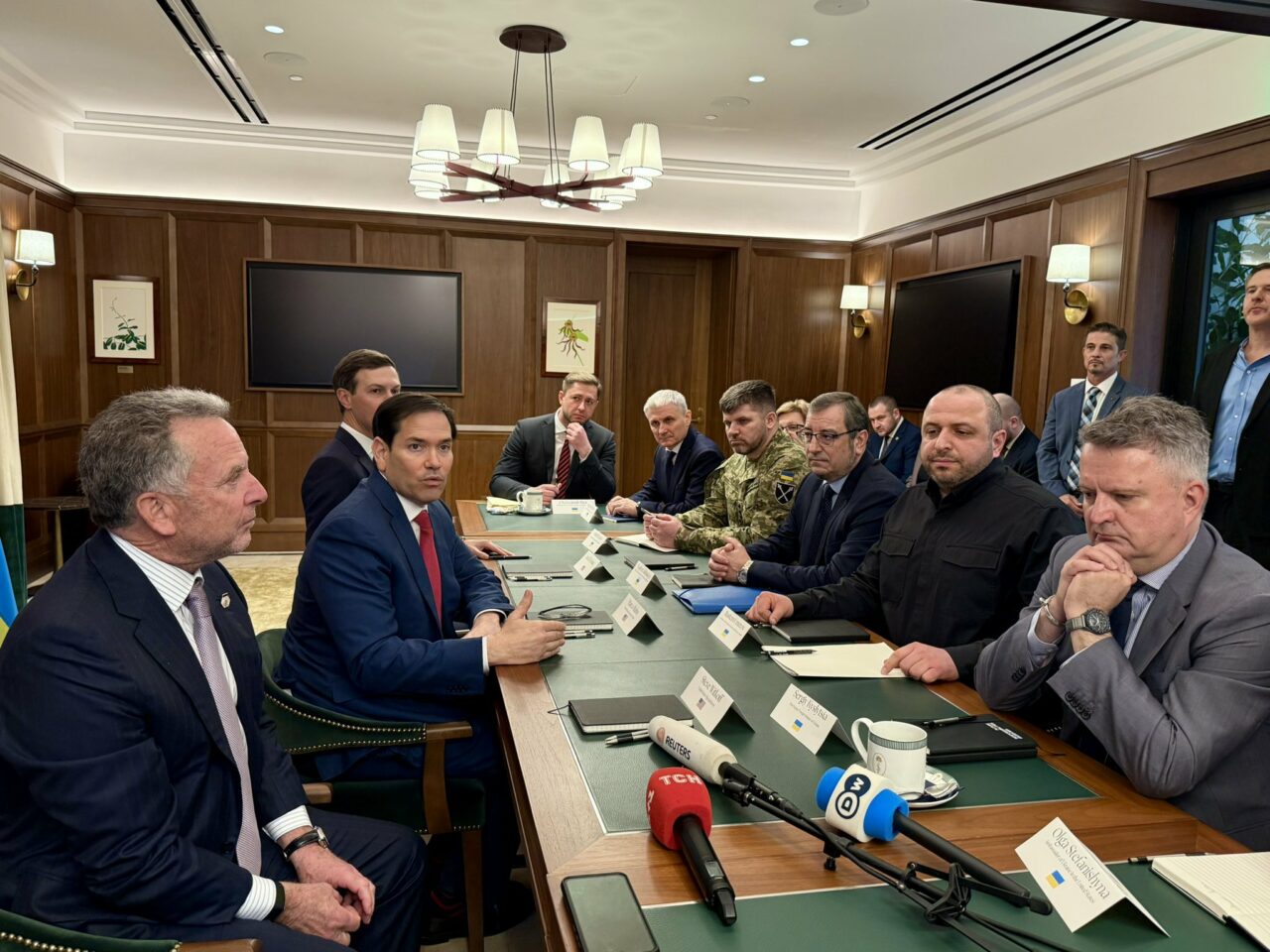 pace-in-ucraina.-dezvaluire-wsj:-pe-masa-negocierilor-din-miami-se-afla-calendarul-alegerilor-din-ucraina-si-schimbul-de-teritorii