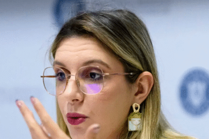 criza-apei.-ministra-diana-buzoianu-se-spala-pe-maini-si-da-vina-pe-neglijente-locale-pentru-dezastrul-din-prahova-si-dambovita