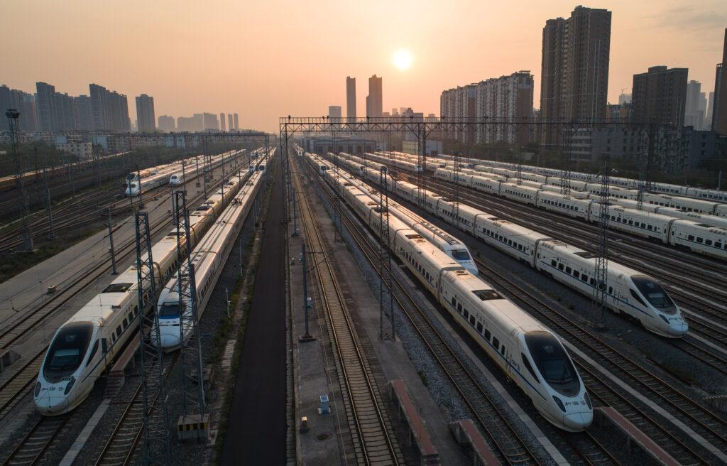 modelul-maghiar-/-ungaria-investeste-in-reteaua-de-cale-ferata-de-mare-viteza-–-1.000-de-km-cu-finantare-asigurata-/-romania-e-mult-in-urma