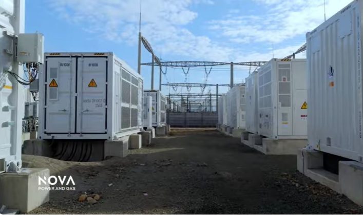 record-clujenii-de-la-nova-power-and-gas-au-instalat-cea-mai-mare-baterie-de-stocare-a-energiei-din-romania,-de-400-mwh,-si-au-dublat-dintr-o-data-capacitatea-tarii-–-economica.net