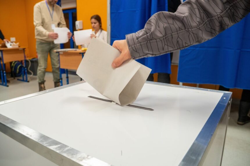 live-text-alegeri-locale-2025.-cine-sunt-cei-17-candidati-inscrisi-in-cursa-pentru-primaria-capitalei