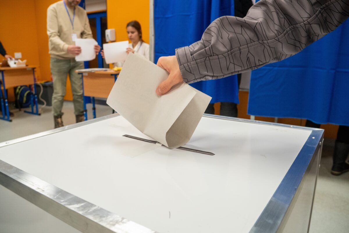 live-text-alegeri-locale-2025.-cine-sunt-cei-17-candidati-inscrisi-in-cursa-pentru-primaria-capitalei