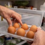 nu-e-o-gluma!-cat-a-ajuns-sa-coste-un-cofraj-de-oua-in-supermarketurile-din-romania:-ce-e-in-neregula-cu-tara-asta?!