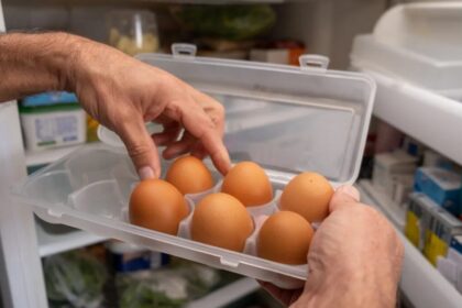 nu-e-o-gluma!-cat-a-ajuns-sa-coste-un-cofraj-de-oua-in-supermarketurile-din-romania:-ce-e-in-neregula-cu-tara-asta?!