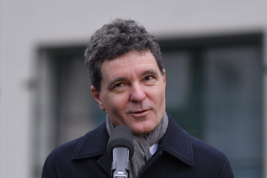 nicusor-dan,-interviu-pentru-le-monde:-in-doua-trei-luni-voi-publica-un-raport-care-sa-reuneasca-informatiile-legate-de-anularea-primului-tur-al-prezidentialelor-din-2024-/-ce-declara-despre-aur