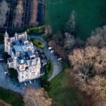 apartamente-la-castel-in-franta-la-pret-de-apartament-la-bloc-in-bucuresti.-cat-costa-sa-dormi-pe-viata-in-patul-ioanei-d’arc