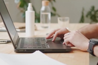 un-experiment-cu-rezultate-ingrijoratoare.-algoritmii-linkedin-ar-discrimina-femeile