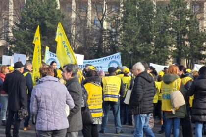 profesorii-„striga”-catalogul-in-fata-guvernului-romaniei-si-cer-demisia-lui-daniel-david:-„afirmatiile-ministrului-sunt-un-atac-la-democratie”