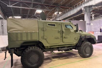 vlah,-primul-vehicul-blindat-fabricat-100%-in-romania,-a-fost-prezentat-astazi-la-moreni-–-economica.net