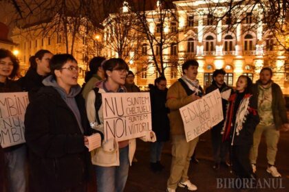 studentii-din-oradea-au-iesit-in-strada,-nemultumiti-de-taierea-burselor