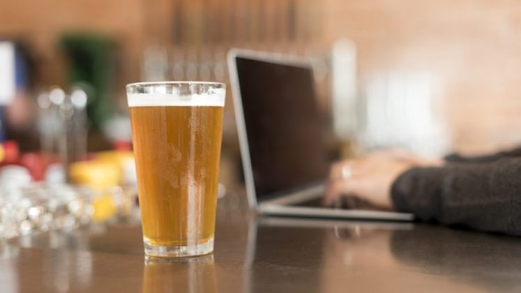 piata-berii-se-va-contracta-cu-2-5%-in-2025,-ajungand-la-un-minim-istoric-(estimari)-–-economica.net