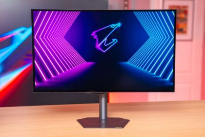 gigabyte-mo27q28g,-monitor-de-gaming-oled-care-face-iarna-mai-luminoasa,-alaturi-de-rtx-5080-(review)