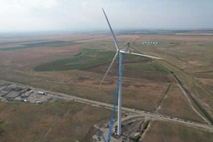 bani-multi-din-emirate-pentru-regenerabile-in-romania-mubadala-vine-cu-300-de-milioane-de-euro-la-rezolv-energy,-care-dezvolta-proiecte-energetice-gigantice-la-noi-in-tara-–-economica.net