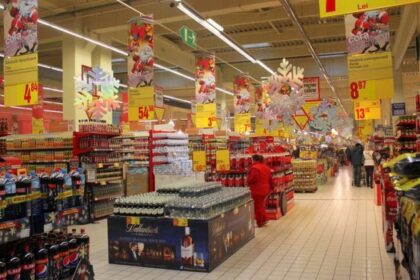 aproape-jumatate-dintre-romani-spun-ca-vor-cheltui-mai-putin-in-perioada-sarbatorilor-de-iarna-–-sondaj-–-economica.net