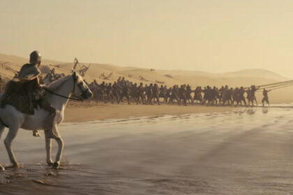 trailerul-filmului-the-odyssey:-matt-damon-naufragiaza,-lupta-cu-monstri-si-isi-conduce-armata-acasa-in-filmul-epic-al-lui-christopher-nolan