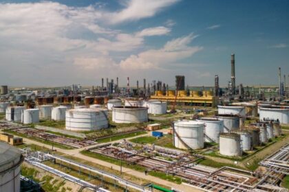 rafinariile-petromidia-si-vega-se-opresc-pentru-30-de-zile-surse-moment-foarte-prost-pentru-romania-–-economica.net