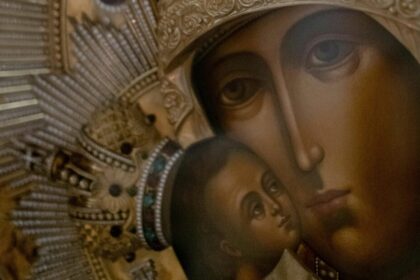 cea-mai-puternica-rugaciune-de-craciun.-rosteste-aceste-cuvinte-azi,-25-decembrie-2025,-si-vei-avea-parte-de-minuni