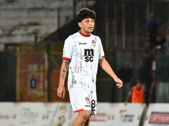 fotbalist-de-doar-18-ani,-injunghiat-in-plina-strada-de-craciun!-a-fost-tinta-unei-razbunari-si-acum-se-zbate-pentru-viata-sa-pe-un-pat-de-spital