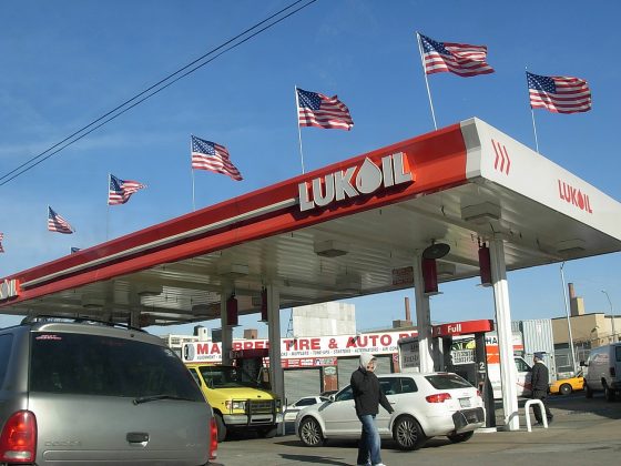 proprietarii-de-benzinarii-lukoil-din-sua-sunt-afectati-de-incertitudine-din-cauza-sanctiunilor-impuse-rusiei-–-economica.net