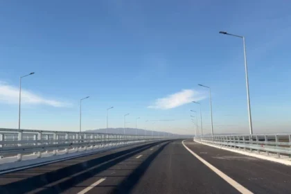 in-2026-este-programata-deschiderea-a-255-km-noi-de-autostrada-si-drum-expres-in-romania-–-economica.net